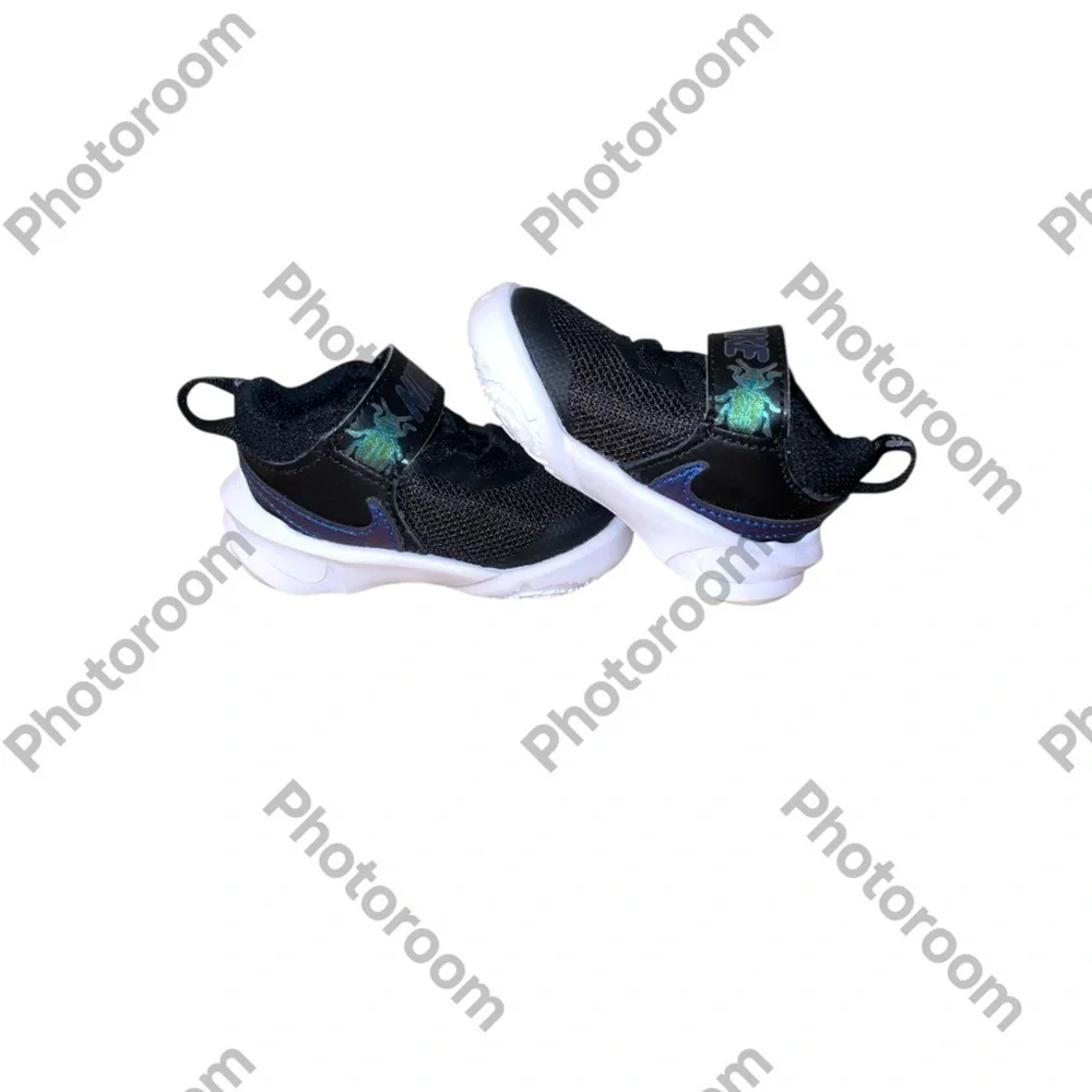 NWOT Nike Baby/toddler Team Hustle size  3C Black and blue.